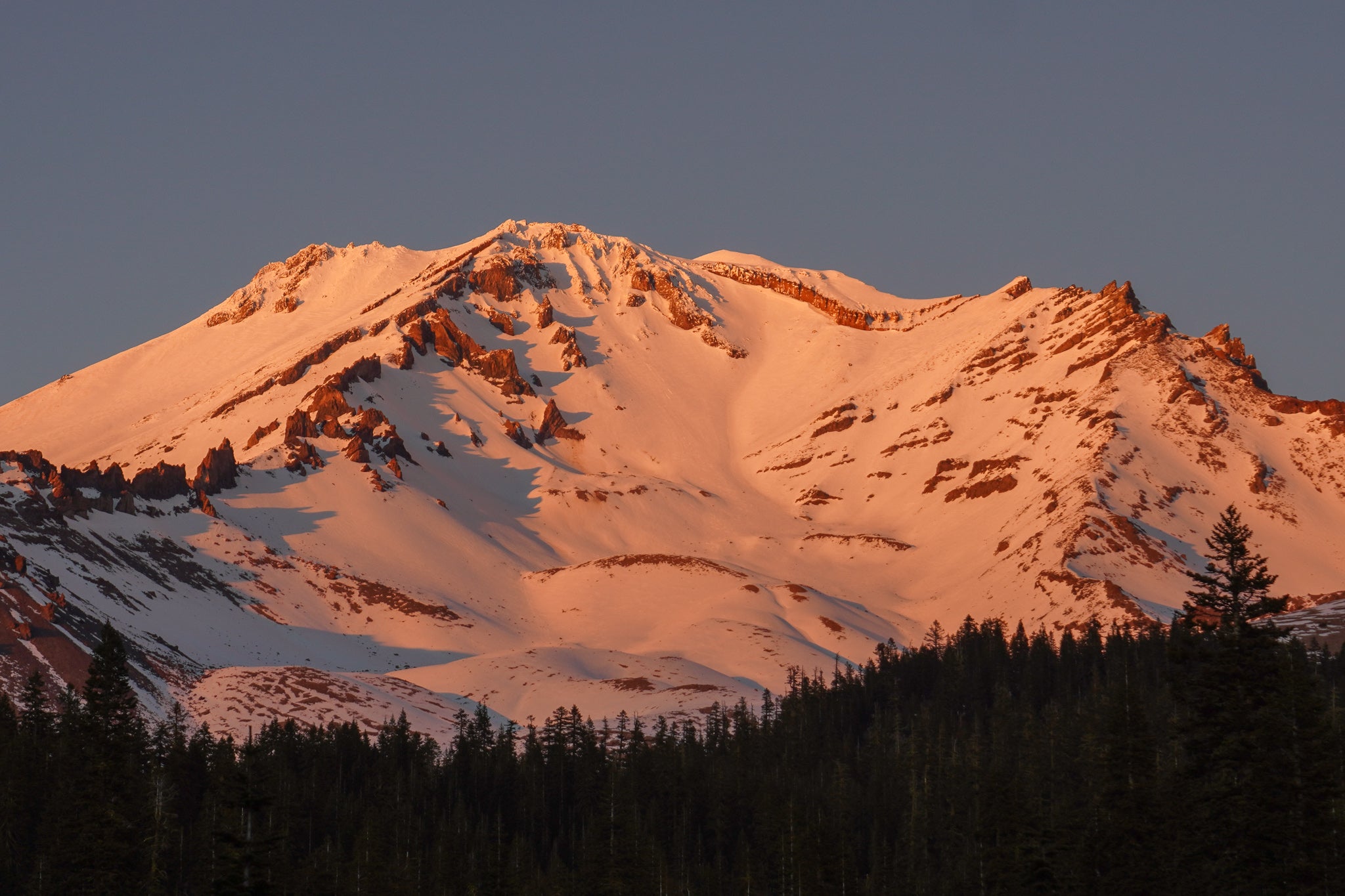The 4 Best Ski Descents on Mt Shasta