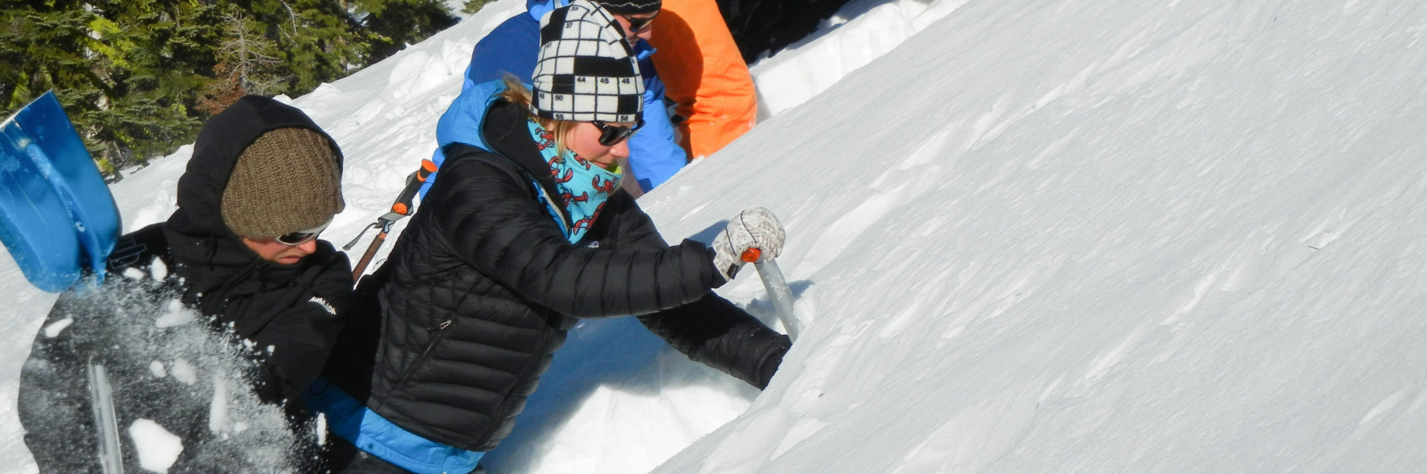 Students prepare a snow pit during an AIARE avalanche course in Truckee, Lake Tahoe, California. Our AMGA and AIARE trained instructors teach the best avalanche courses in truckee!