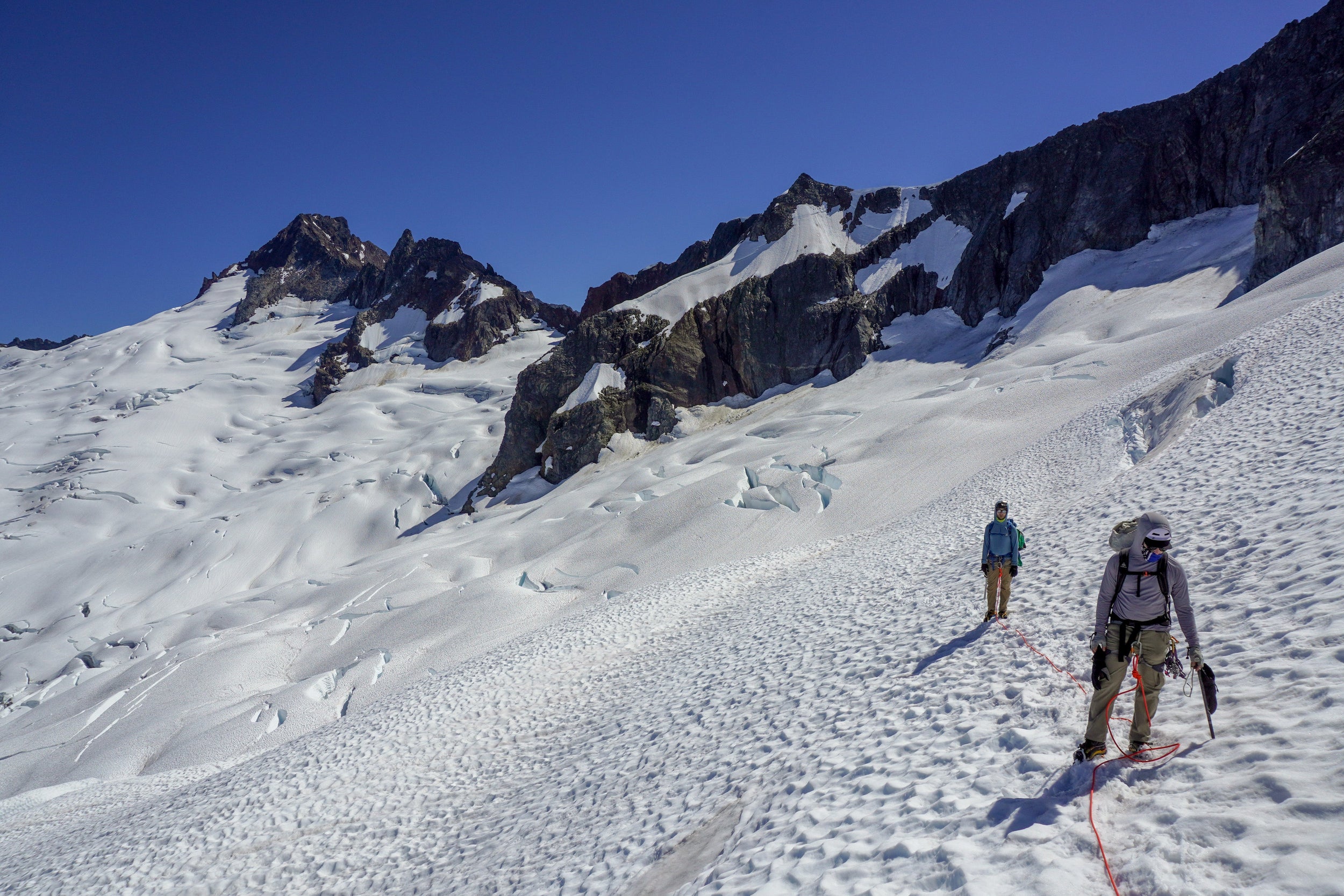 Climbers on the Boston Glacier Traverse in the North Cascades during a Blackbird Guides Mountaineering Basics course